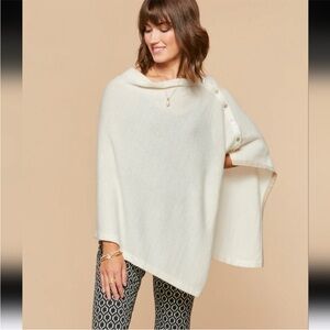 Elegant Green Cashmere/Wool Blend Poncho